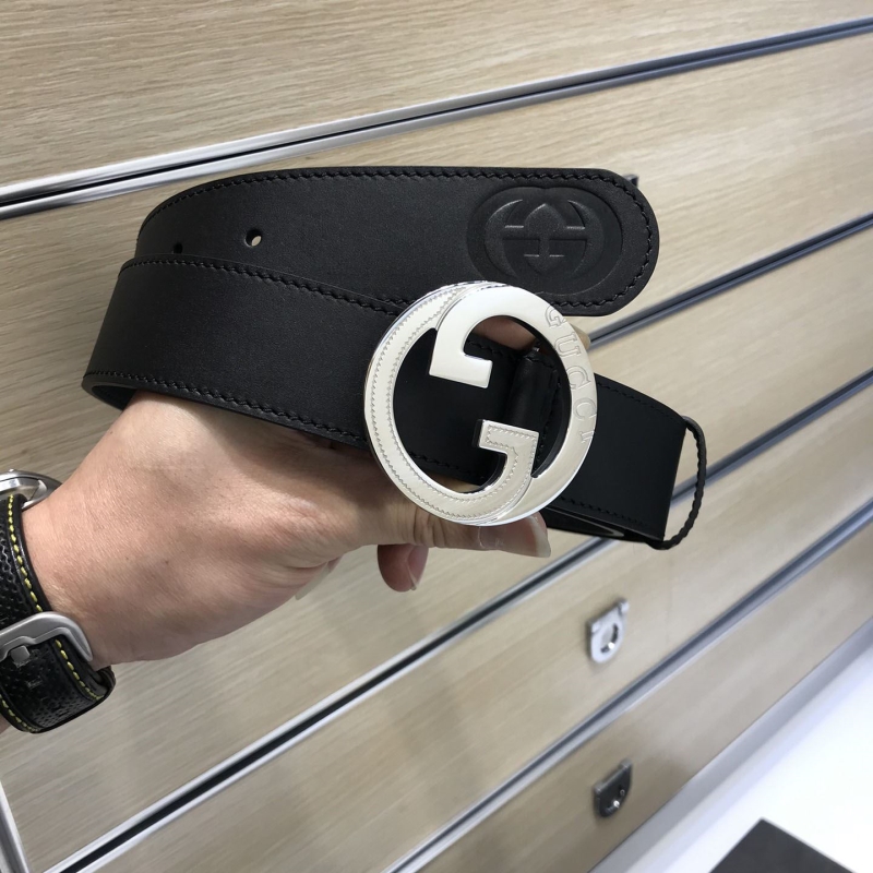 G*u*i belts